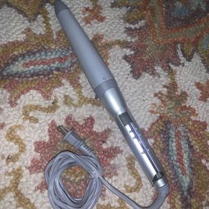 1 & 1 1/4th curling wand John Frieda never used